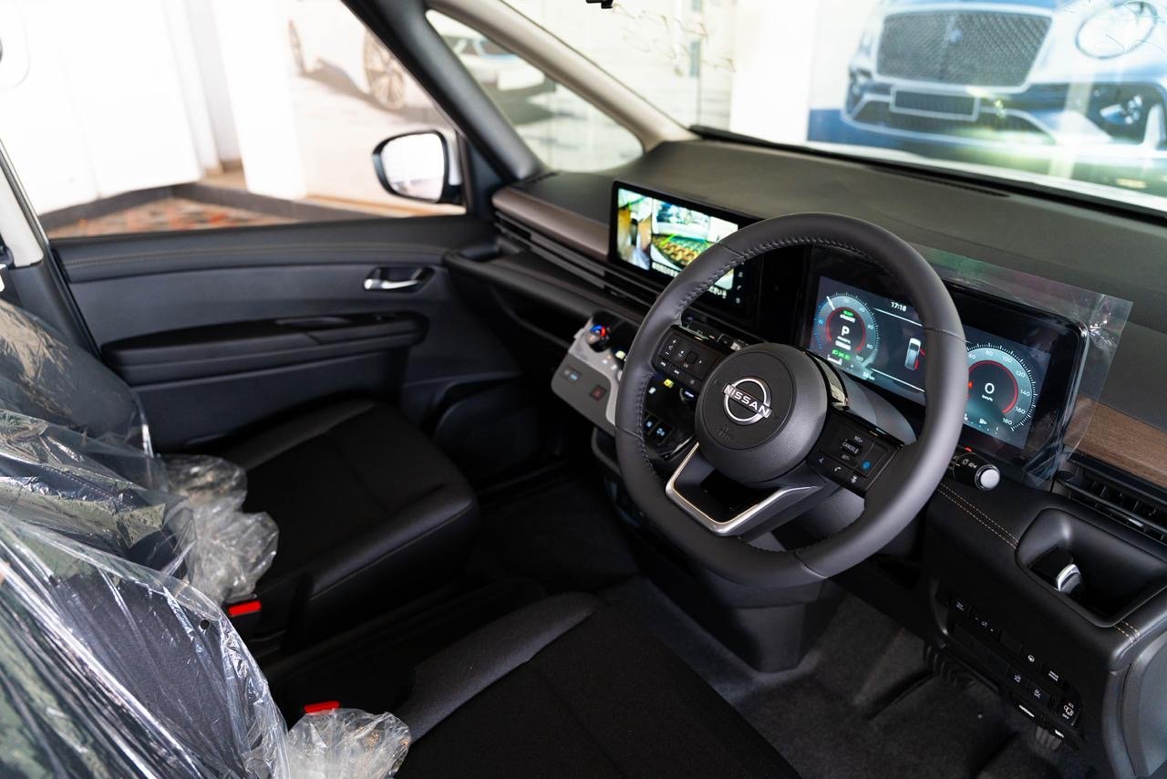 Nissan Serena e-POWER Star V 2025