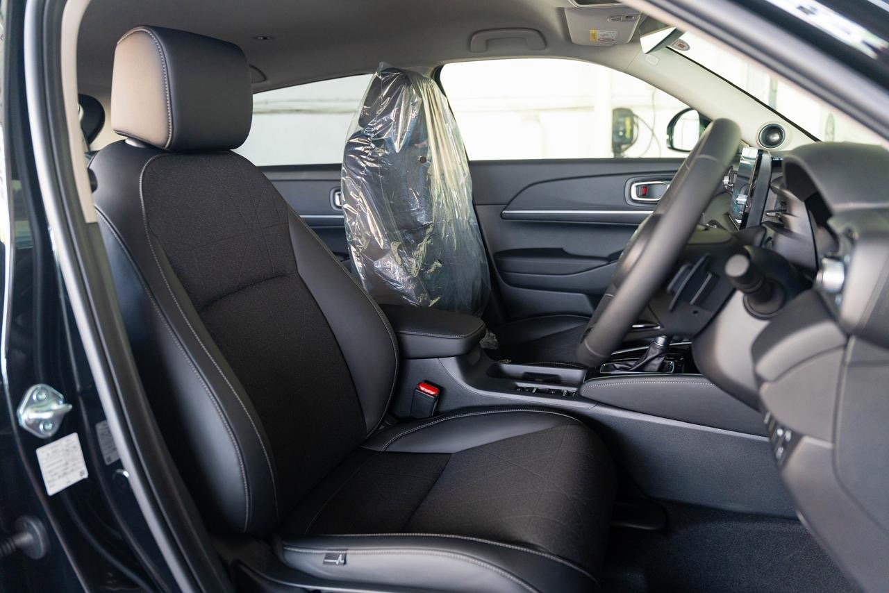 Honda Vezel Z Premium 10 Speaker 2026