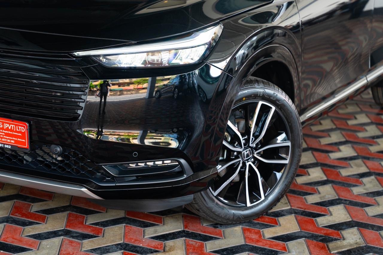 Honda Vezel Z Premium 10 Speaker 2026