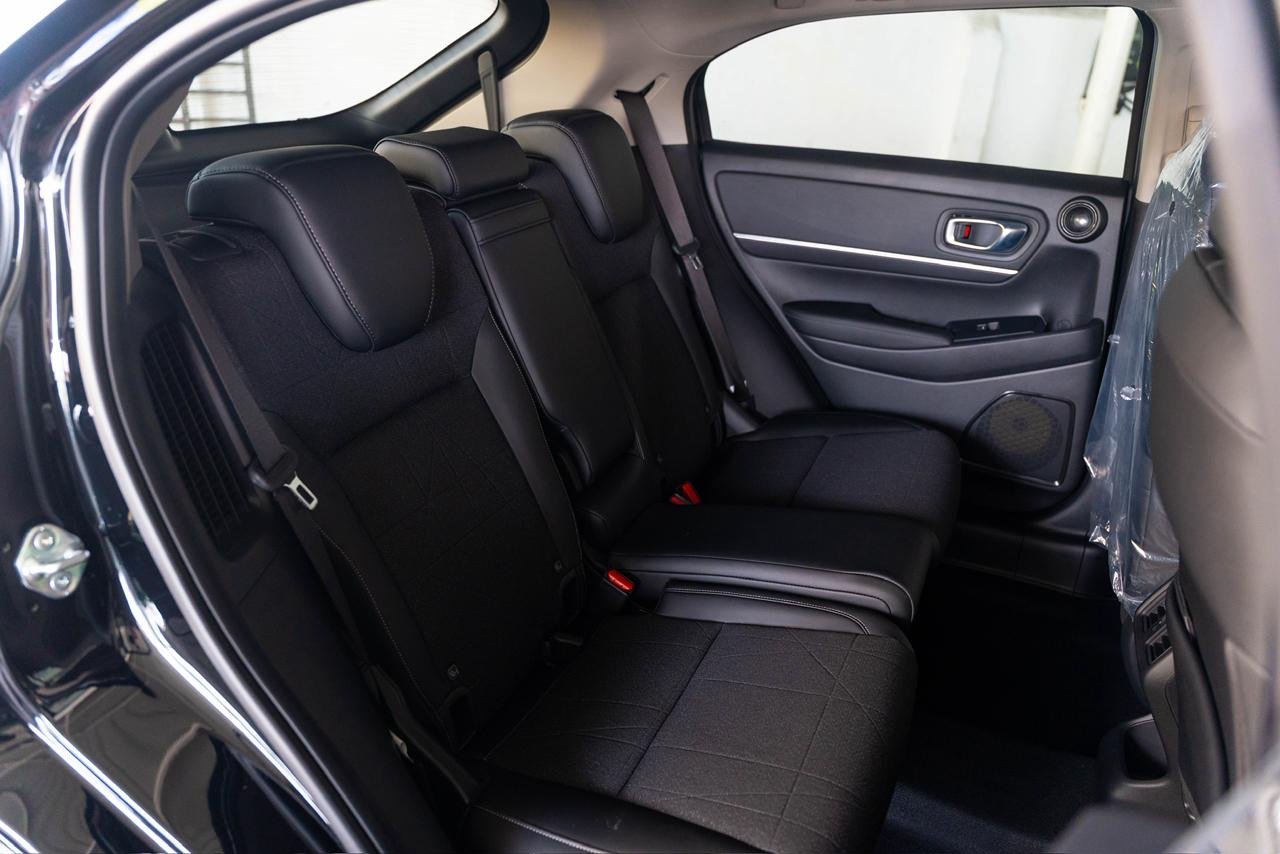 Honda Vezel Z Premium 10 Speaker 2026