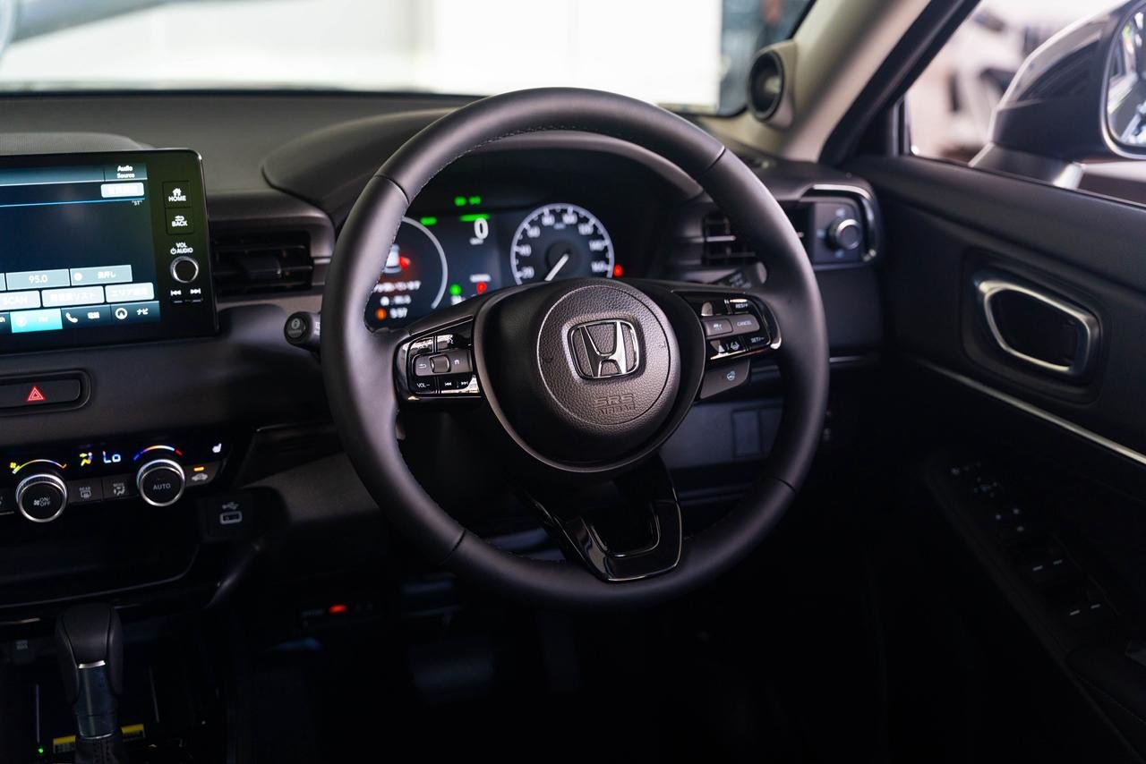 Honda Vezel Z Premium 10 Speaker 2026