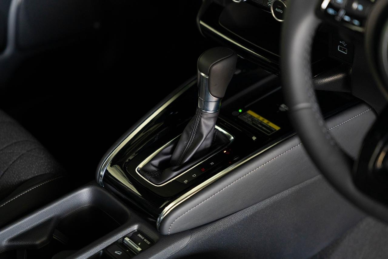 Honda Vezel Z Premium 10 Speaker 2026