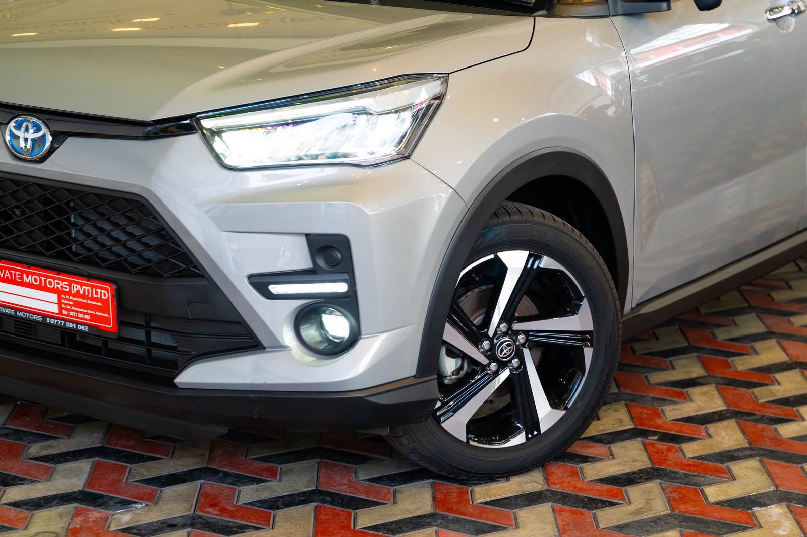 Toyota Raize Z 2025 Hybrid With BSM Silver
