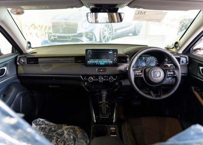 Honda Vezel Z Premium 10 Speaker 2026