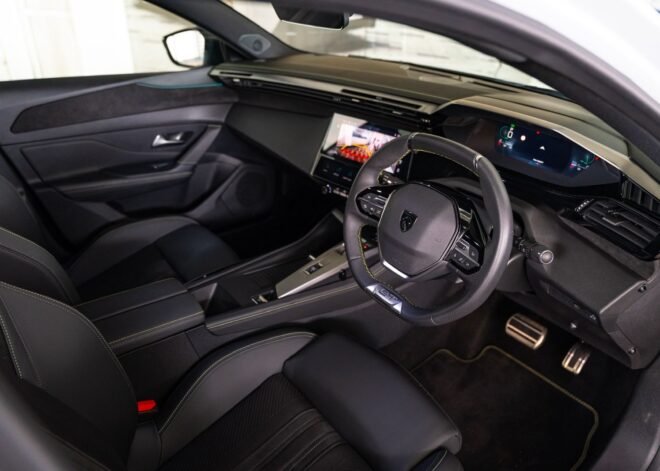 Peugeot 408 GT Line Fastback 2023 White