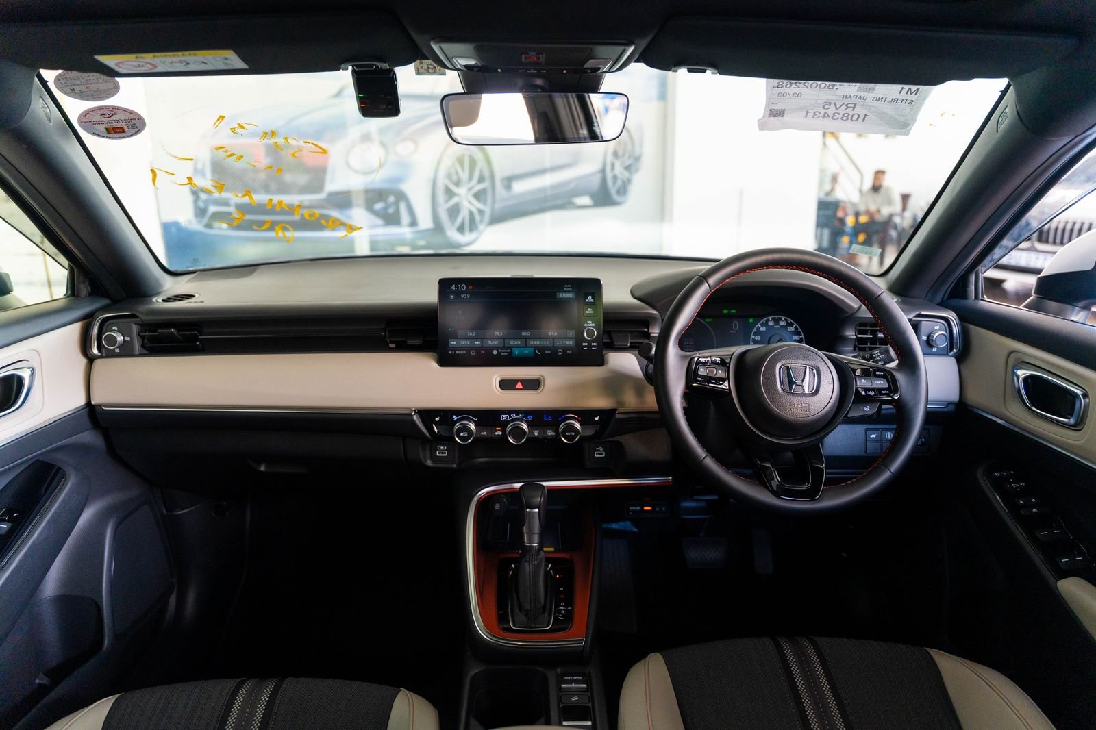 Honda Vezel Z Play Moonroof 2023