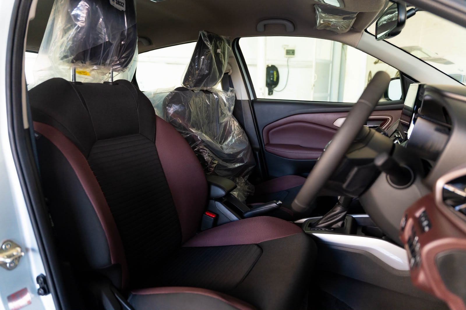 Suzuki Fronx Alpha 2026 Silver with Black Top