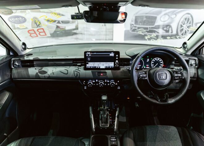 Honda Vezel Z Premium 10 Speaker 2026 Pearl White