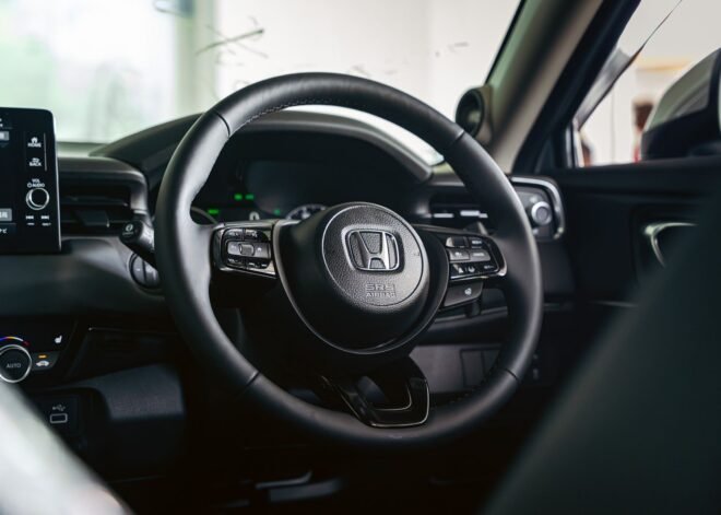 Honda Vezel Z Premium 10 Speaker 2026 Pearl White