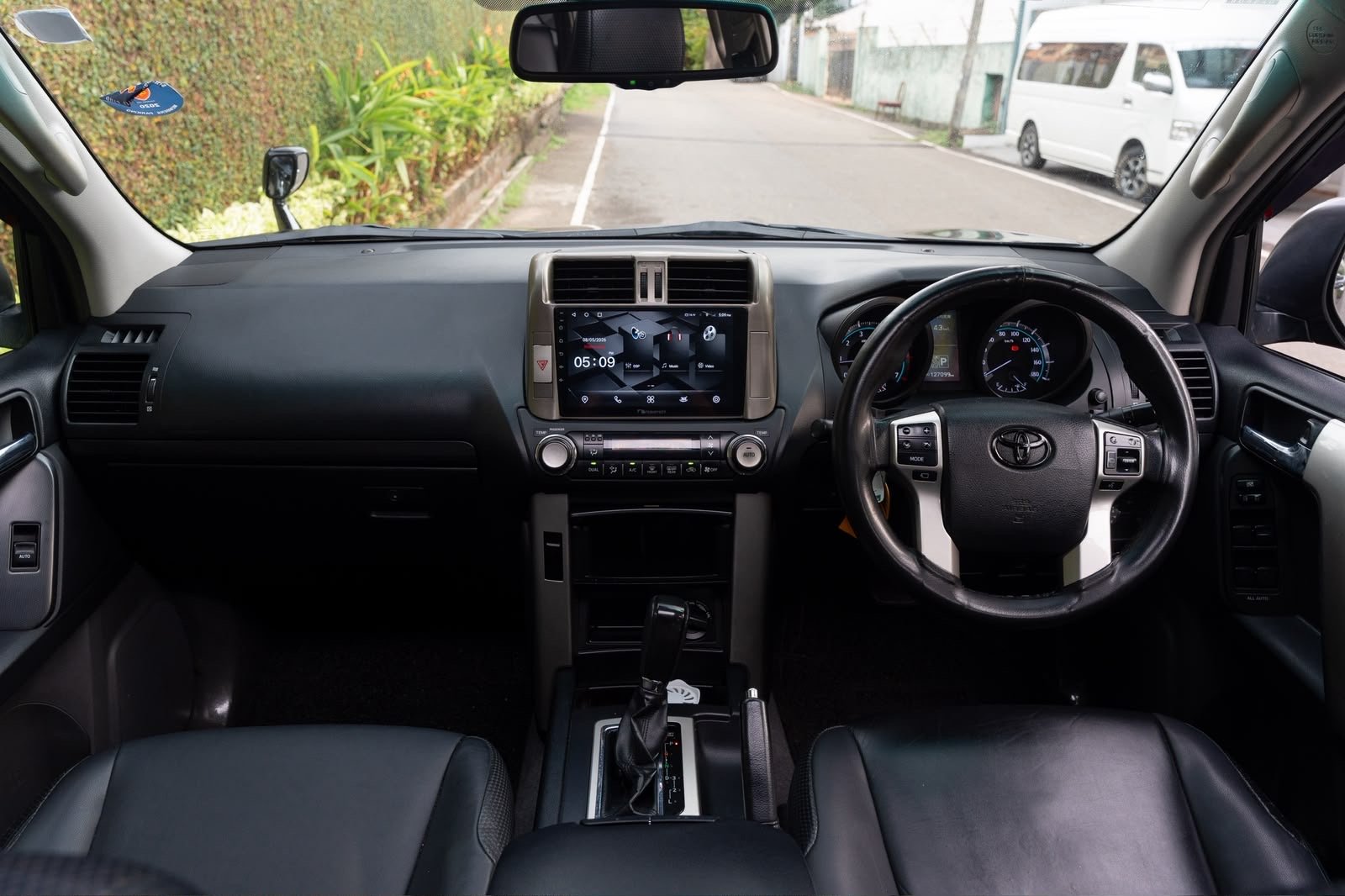Toyota Land Cruiser Prado TX TRJ 150 2011