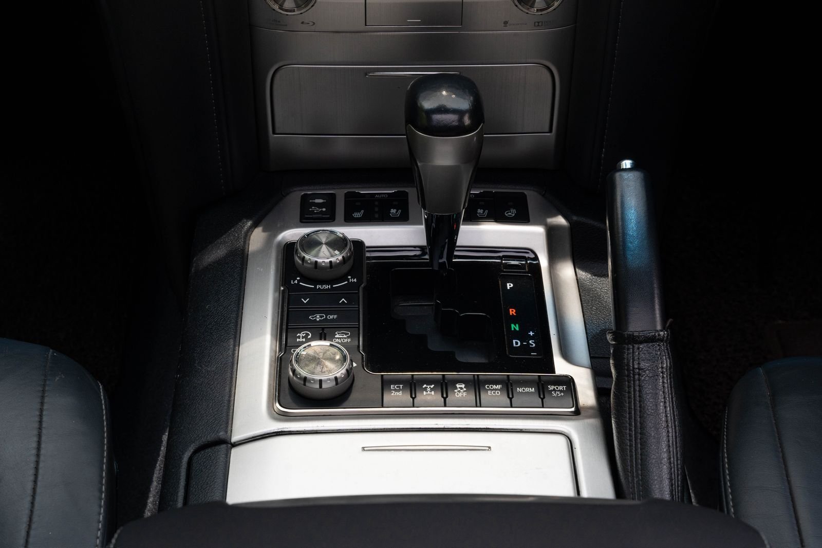 Toyota Land Cruiser 202 V8 ZX 2017