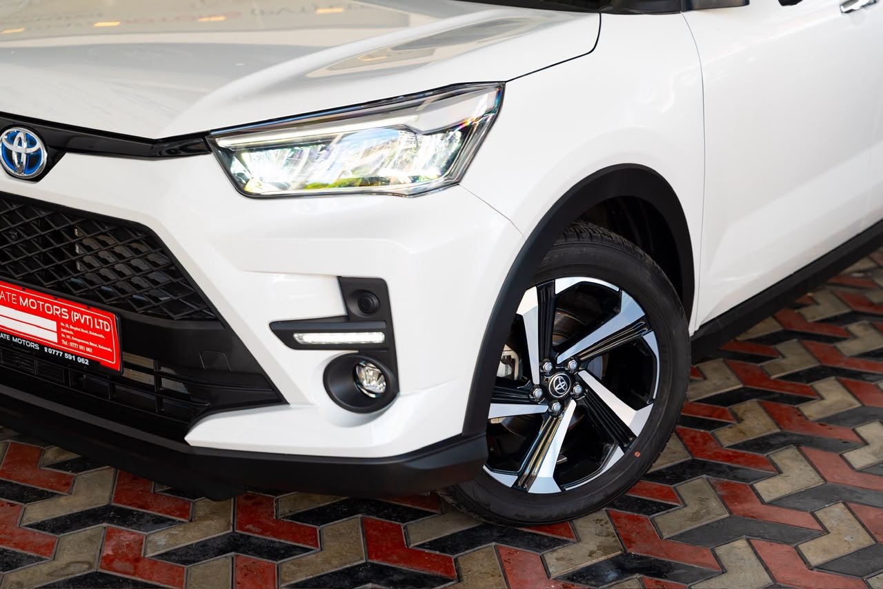 Toyota Raize Z Hybrid 2025