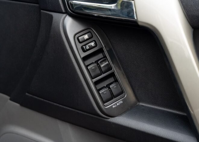 Toyota Land Cruiser Prado TX TRJ 150 2011