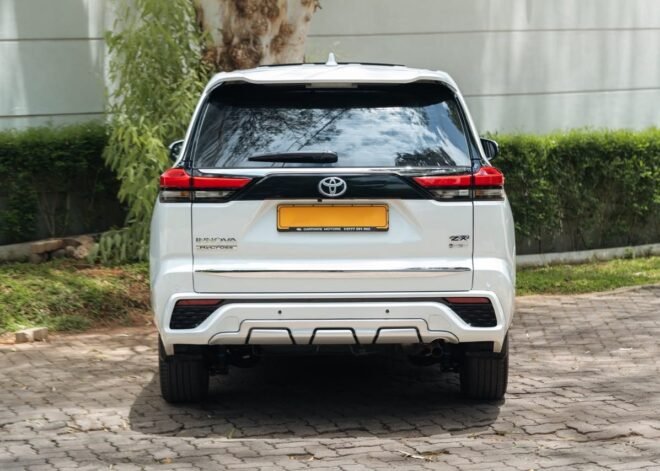 Toyota Innova Hycross 2026