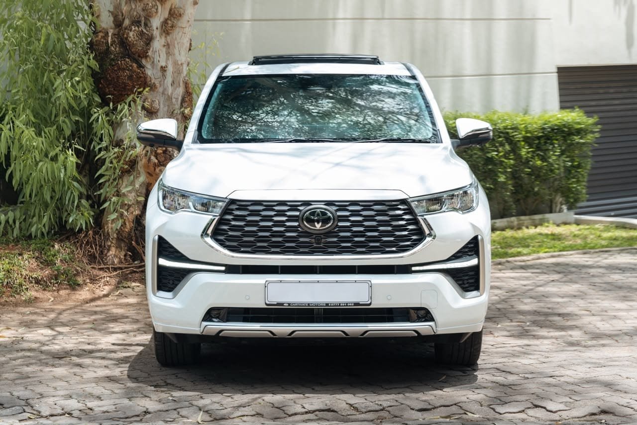 Toyota Innova Hycross 2026