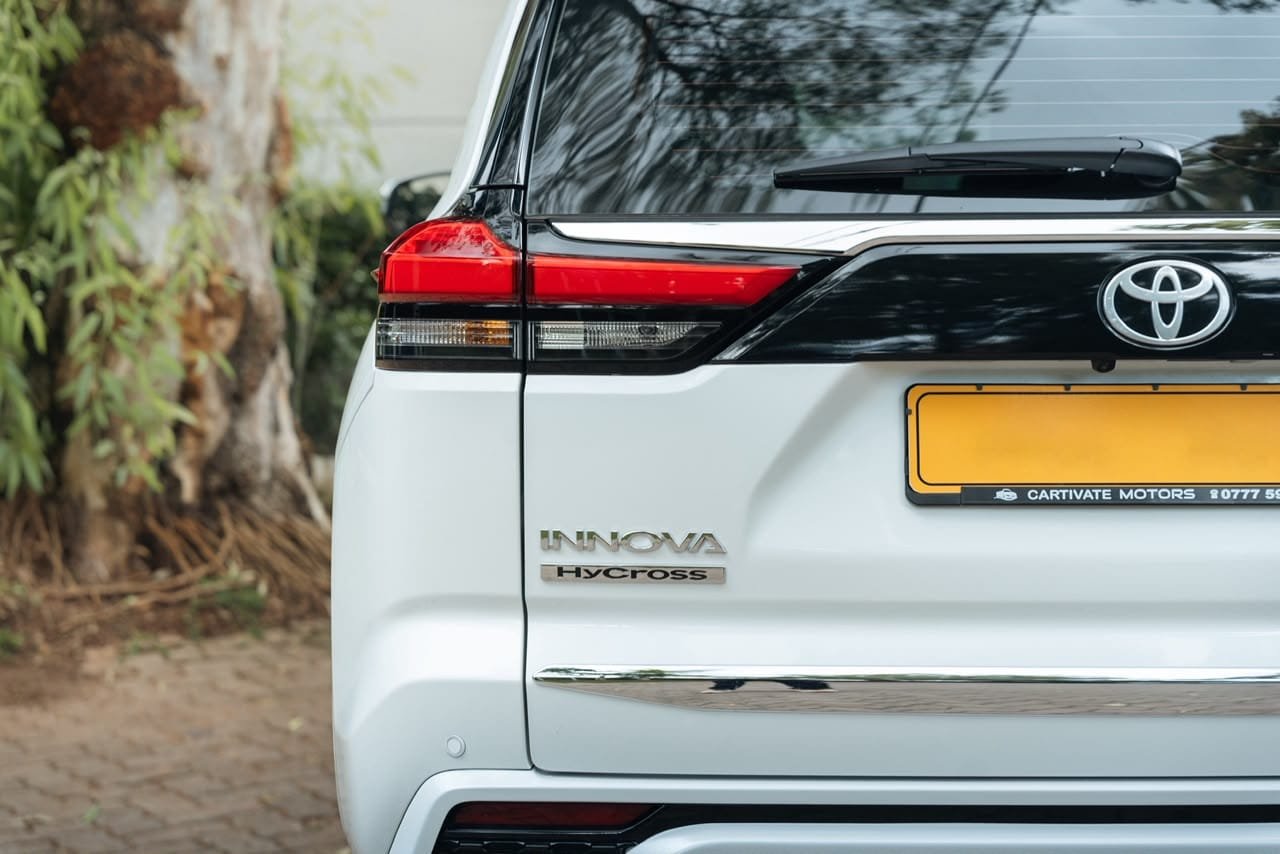 Toyota Innova Hycross 2026